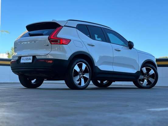 VOLVO-XC40-2.0 T5 GASOLINA MOMENTUM AWD GEARTRONIC VOLVO-XC40-2019