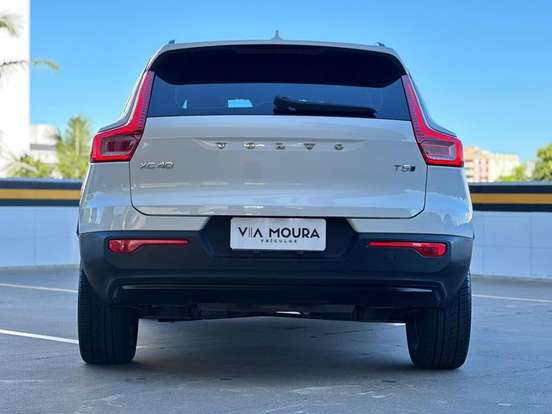VOLVO-XC40-2.0 T5 GASOLINA MOMENTUM AWD GEARTRONIC VOLVO-XC40-2019