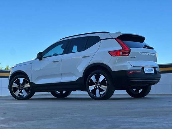 VOLVO-XC40-2.0 T5 GASOLINA MOMENTUM AWD GEARTRONIC VOLVO-XC40-2019