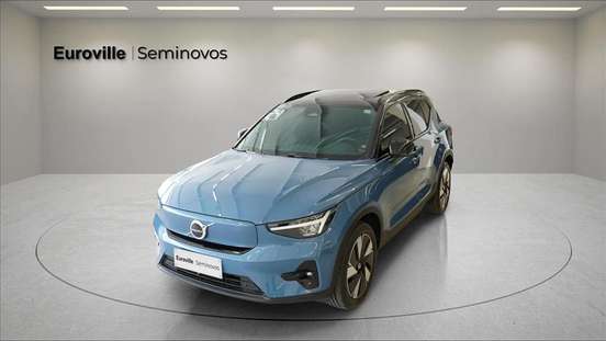 VOLVO-XC40-2023