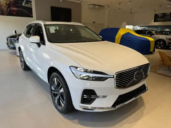 VOLVO-XC60-2025