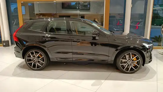 VOLVO-XC60-2025