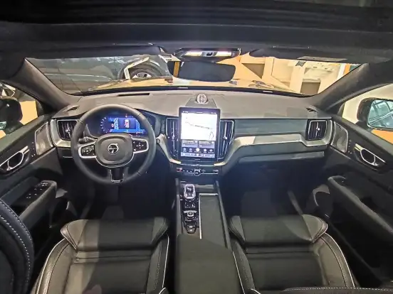 VOLVO-XC60-2.0 T8 PHEV POLESTAR ENGINEERED AWD GEARTRONIC VOLVO-XC60-2025
