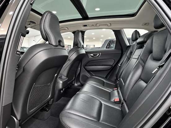 VOLVO-XC60-2.0 T5 GASOLINA MOMENTUM AWD GEARTRONIC VOLVO-XC60-2018