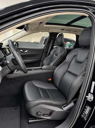 VOLVO-XC60-2018