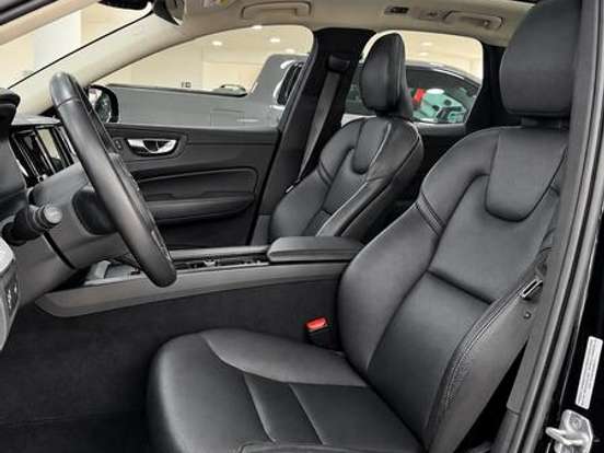 VOLVO-XC60-2.0 T5 GASOLINA MOMENTUM AWD GEARTRONIC VOLVO-XC60-2018