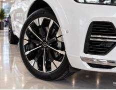 VOLVO-XC60-2025