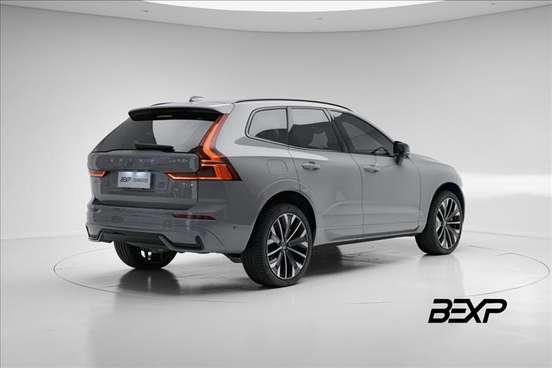 VOLVO-XC60-2025