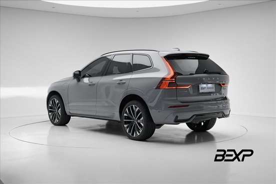 VOLVO-XC60-2025