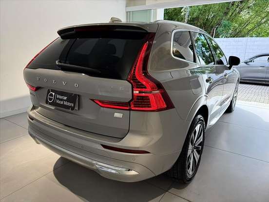 VOLVO-XC60-2023