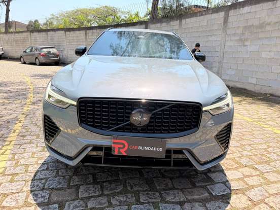 VOLVO-XC60-2023