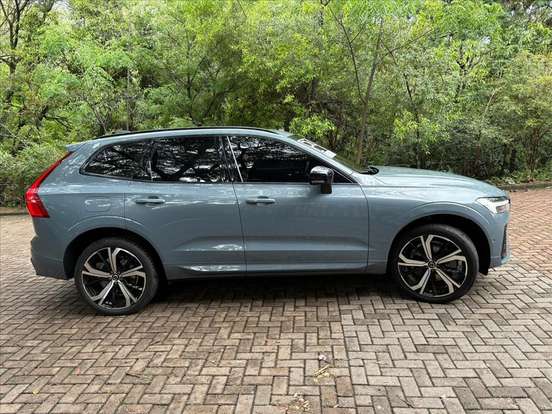 VOLVO-XC60-2023