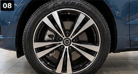 VOLVO-XC60-2023