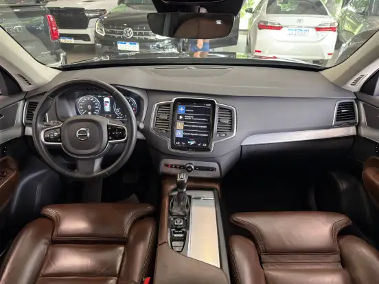 VOLVO-XC90-2.0 T6 GASOLINA MOMENTUM AWD GEARTRONIC VOLVO-XC90-2018