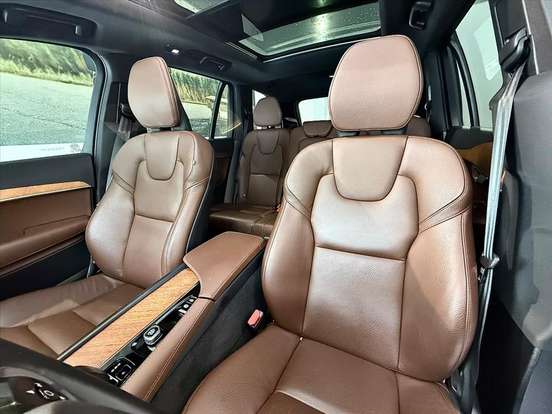 VOLVO-XC90-2023