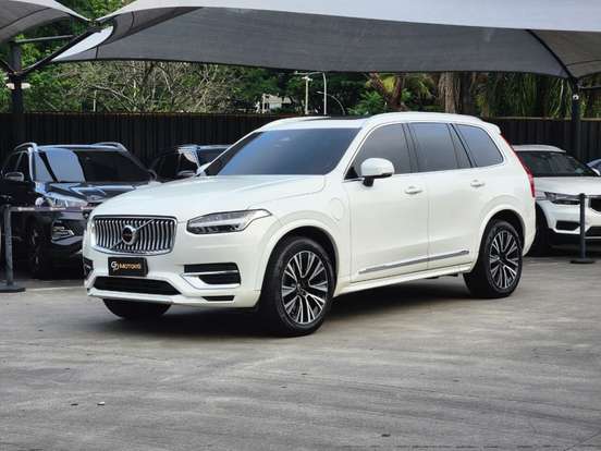 VOLVO-XC90-2023