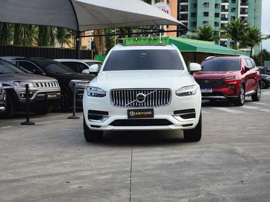 VOLVO-XC90-2023