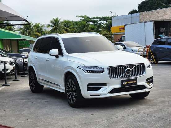 VOLVO-XC90-2023