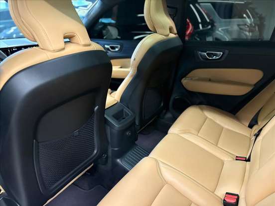 VOLVO-XC90-2024
