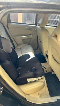 VOLVO-XC60-2015