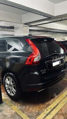 VOLVO-XC60-2015