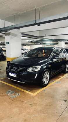 VOLVO-XC60-2015