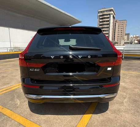VOLVO-XC60-2021
