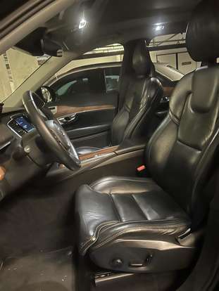 VOLVO-XC90-2018