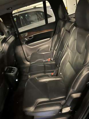 VOLVO-XC90-2018