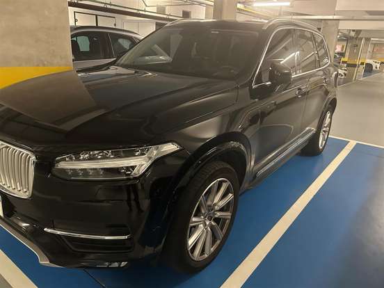 VOLVO-XC90-2018