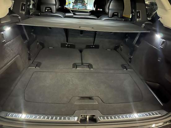 VOLVO-XC90-2018