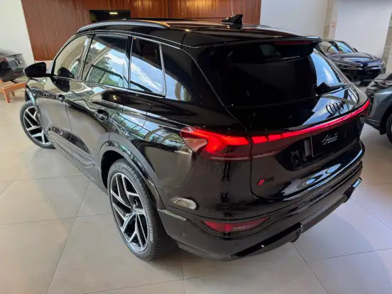 AUDI-Q6 E-TRON-2024