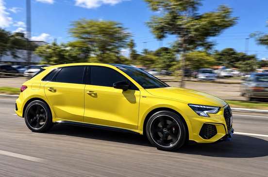 AUDI-A3-2021