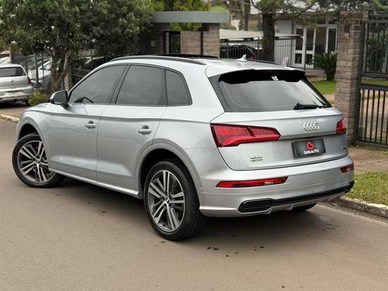 AUDI-Q5-2019