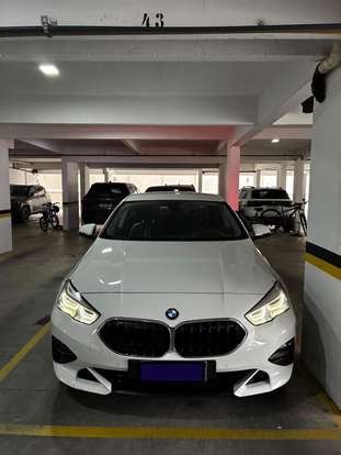 BMW-218i-2019
