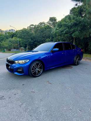 BMW-320i-2022