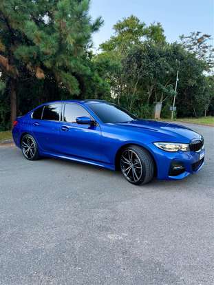 BMW-320i-2022