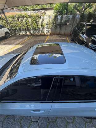 BMW-320i-2023