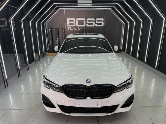 BMW-320i-2021