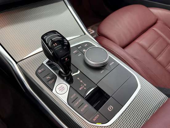 BMW-320i-2021