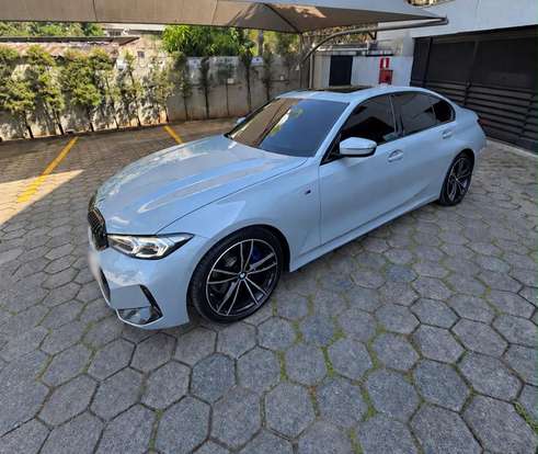 BMW-320i-2023