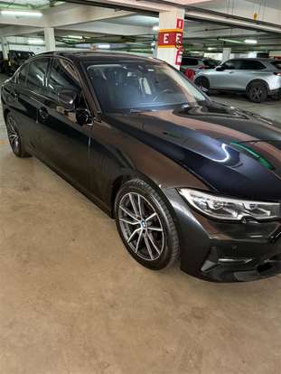 BMW-320i-2020