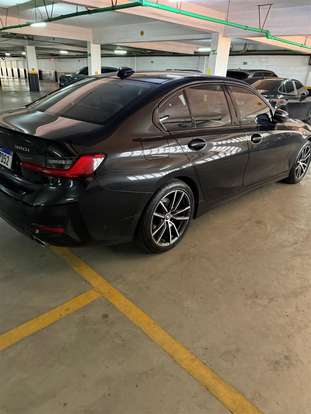 BMW-320i-2020