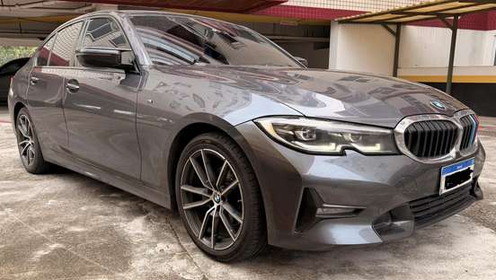 BMW-320i-2020