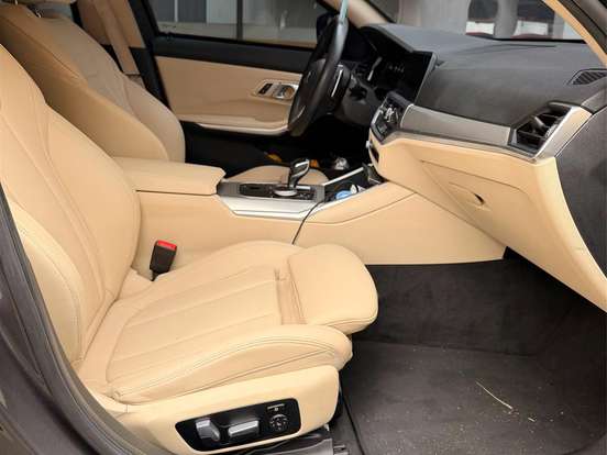 BMW-320i-2.0 16V TURBO GASOLINA SPORT GP AUTOMÁTICO BMW-320i-2020