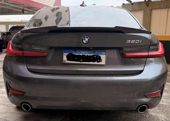 BMW-320i-2020