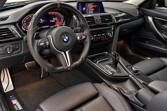 BMW-320i-2016