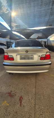 BMW-330i-2004