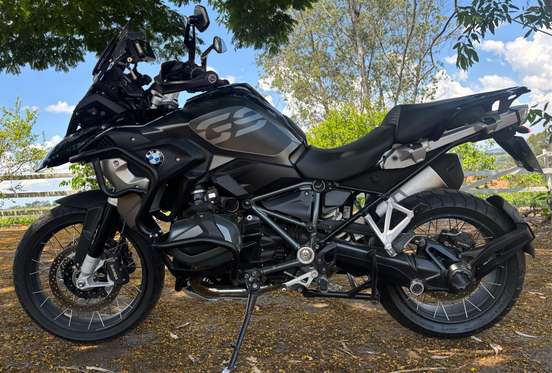 BMW-R 1250 GS TRIPLE BLACK-2023