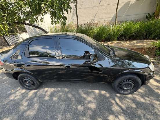 CHEVROLET-PRISMA-2012